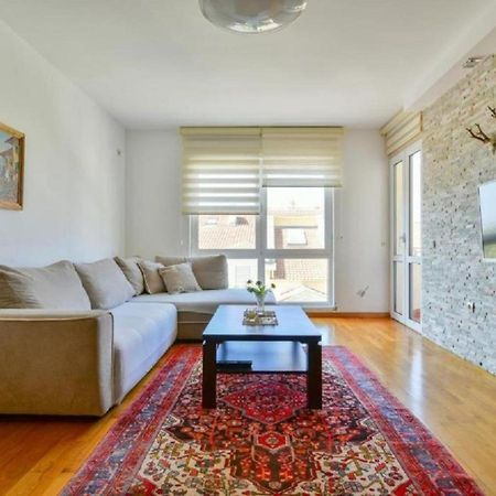 Ferienwohnung Lux Apartman Sofia Sveti Stefan Exterior foto