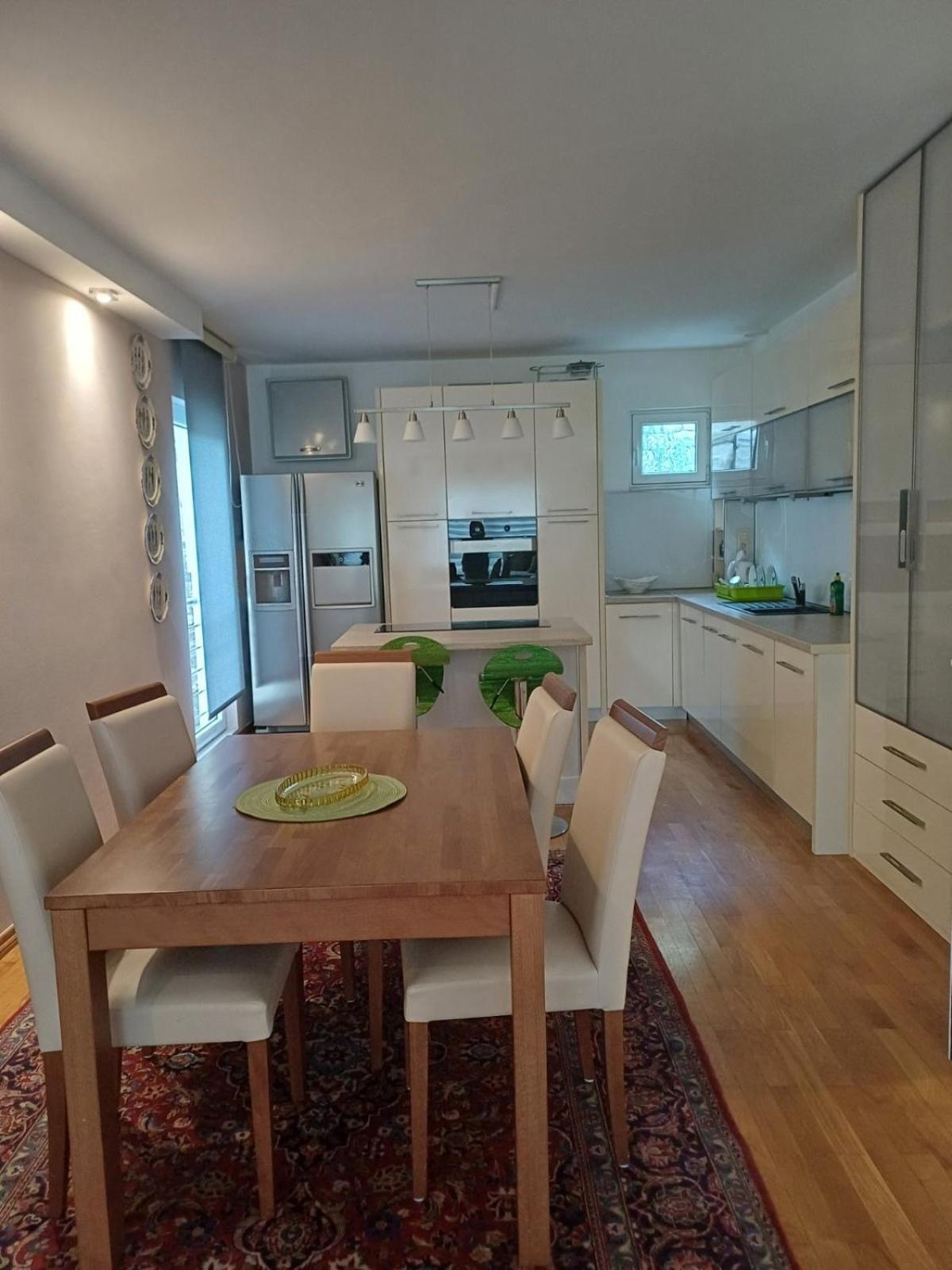 Ferienwohnung Lux Apartman Sofia Sveti Stefan Exterior foto